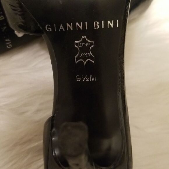 Gianni Bini Black Open Toe Heels - Picture 7 of 7